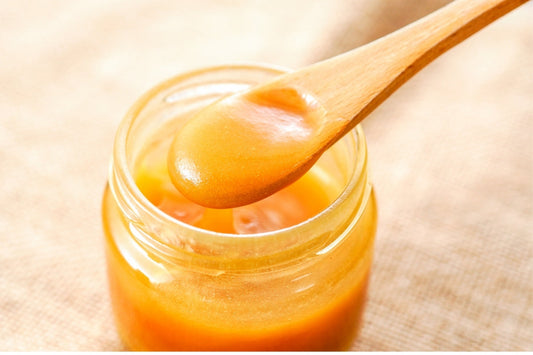 What Is Manuka Honey? Benefits, UMF Explained & How to Use It